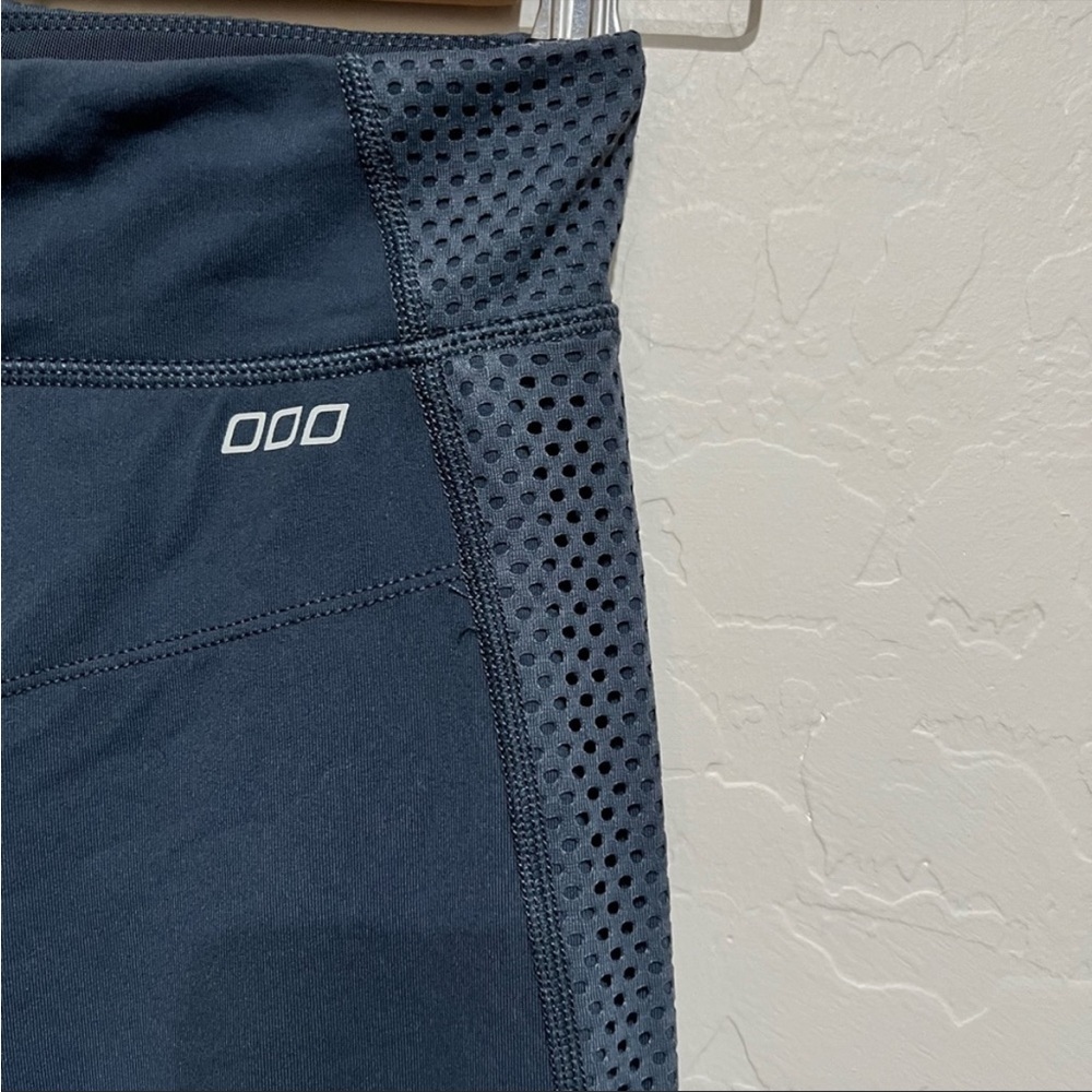 Lorna Jane Slate Blue/Gray Leggings with Mesh Panels, Size XS